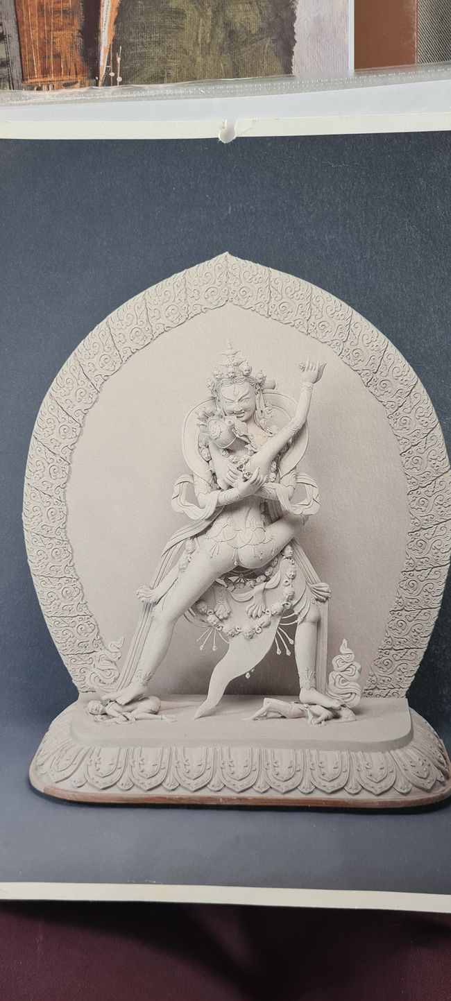 Auch diese Chakrasamvara-Statue hat Chhemet aus Ton modelliert