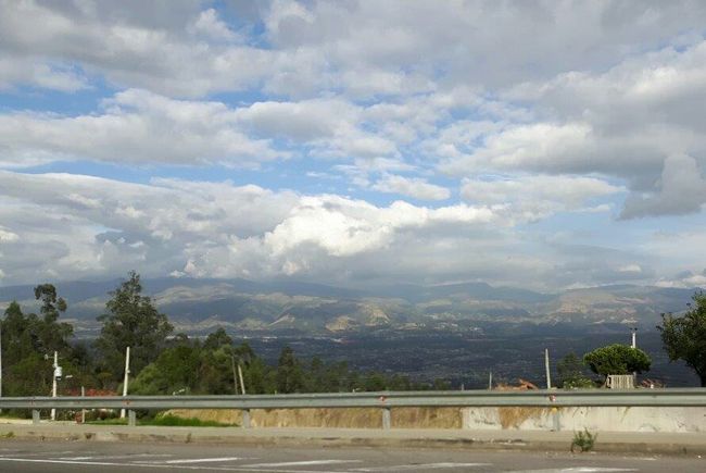 ab 10.09.: Quito - 2.850 m - 22 km südlich vom Äquator