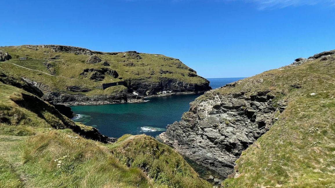 Hike to Tintagel and Merlin's Cave