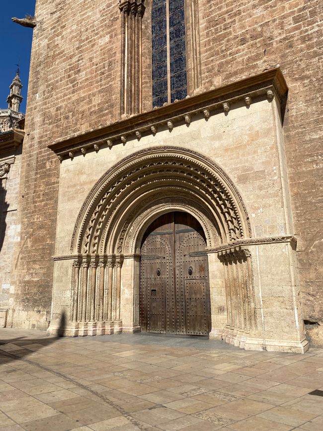 Valencia Cathedral - entrance