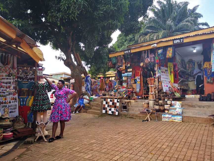 Auf dem Handwerksmarkt an der Buganda Road