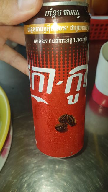 Dazu gab es: Nein, nicht nur Cola. Das ist Cola mit Kaffee! Ich fand es geil! 