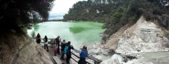 ...and a bright green lake :D