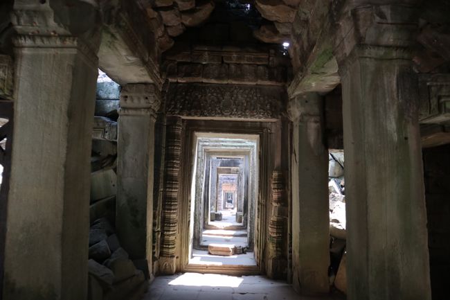 Very long corridors in Preah Khan.