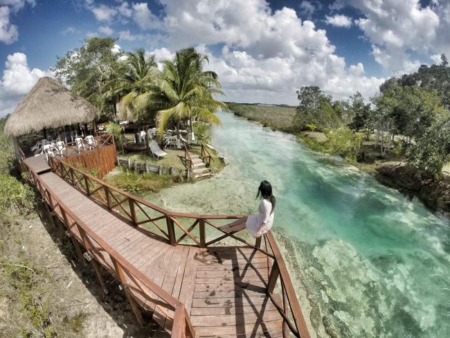 Here, an impressive photo of an incredible place that if you don't know, you won't be able to understand how magical it is... Los Rápidos, Bacalar, Quintana Roo - Mexico