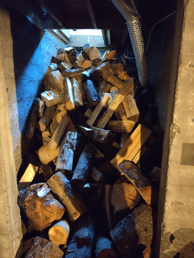 Holz in den Keller werfen 