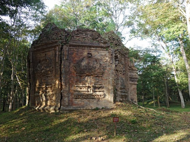 Prasat Yeai Poen: Ancillary building