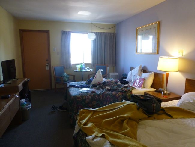 after a night in the tent, even a simple motel room is luxury ;)