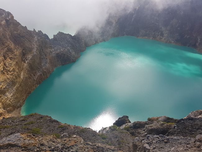 Kratersee vom Vulkan Kelimutu