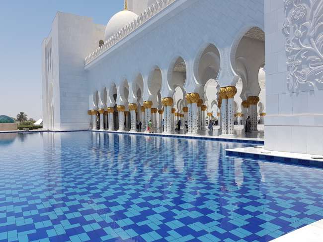 8 Tag - Moschee, Datteln und das alte Abu Dhabi ☺