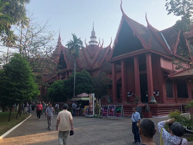 21. Tag Phnom Penh