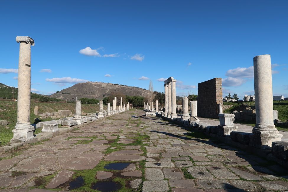 Via Tecta, mit Blick auf die Akropolis im Hintergrund