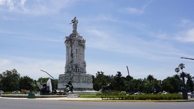 The bronzes represent the 4 great landscapes of Argentina.