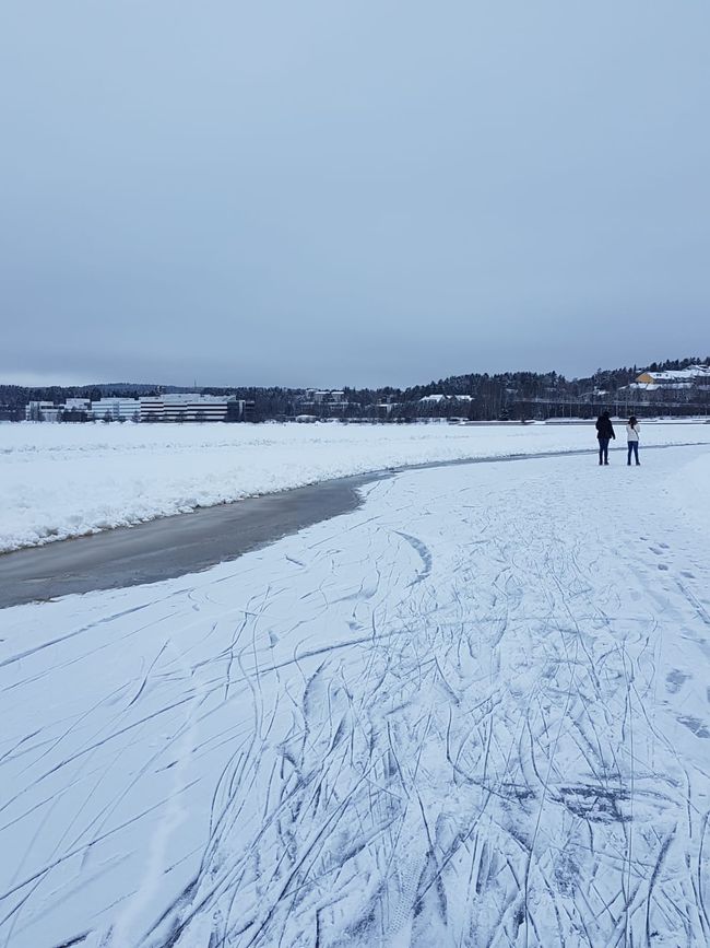 Ice skating on Lake Jyväsjärvi