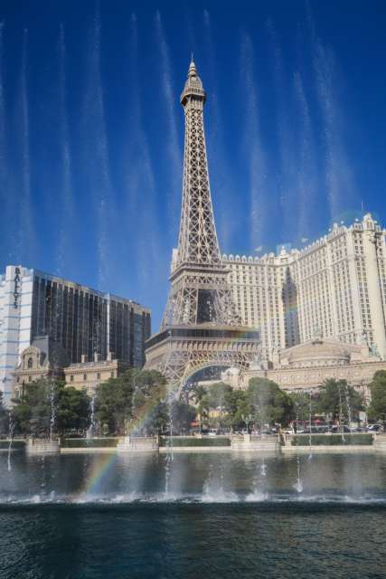 the Eiffel Tower amidst the Bellagio fountain