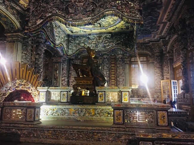 Inside, Royal tomb khai dinh