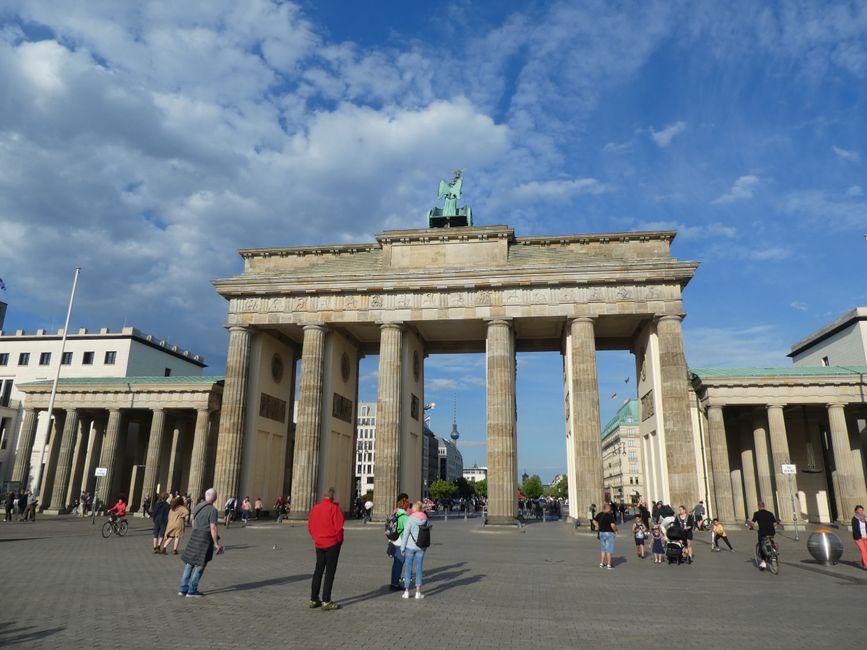 Ascension Day in Berlin: Humboldt Forum and tour through what feels like the whole of Berlin