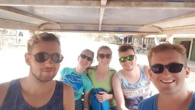 On 01.03.2019: Today, I was convinced to go tubing. The idea was to float down the Mekong River in a tire. Along the way, there were bars. However, I was no longer enthusiastic about drinking after the past few days.