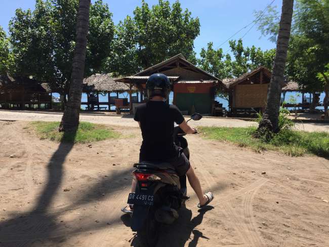 Exploring Lombok by scooter