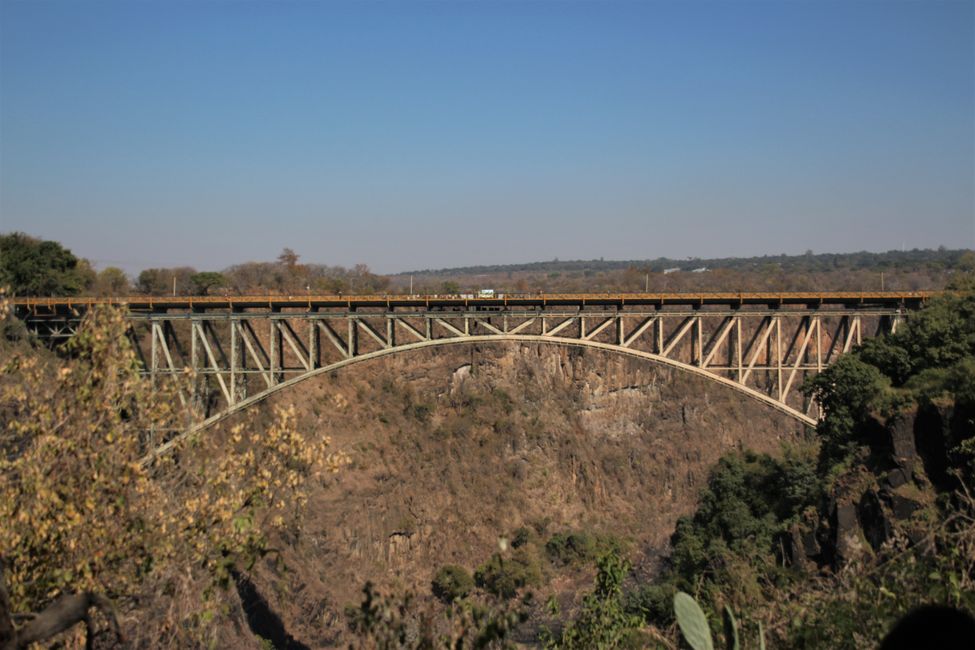 Bunjee Jumper auf der Victoria Falls Bridge