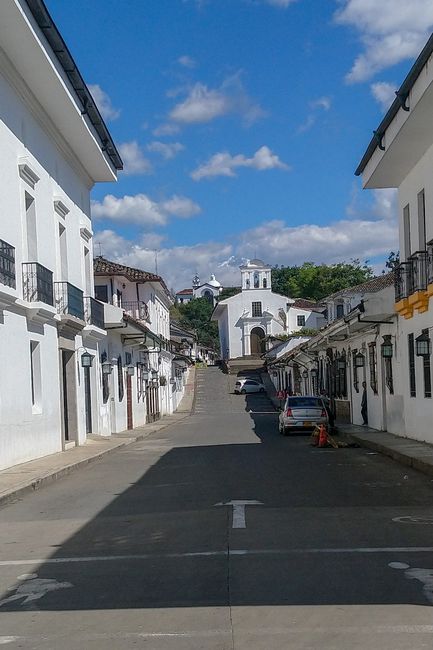 Popayan's streets have a nice, calm atmosphere. Especially because of the colonial white houses.