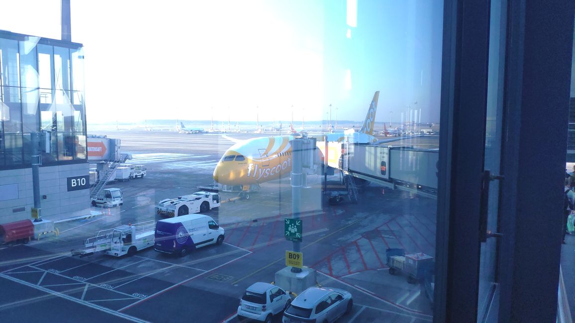 BER Airport - Dreamliner to Singapore