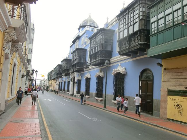 Política y cultura - Im Zentrum von Lima