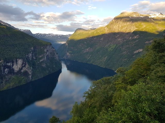 Geiranger Fjord von den Serpentinen 