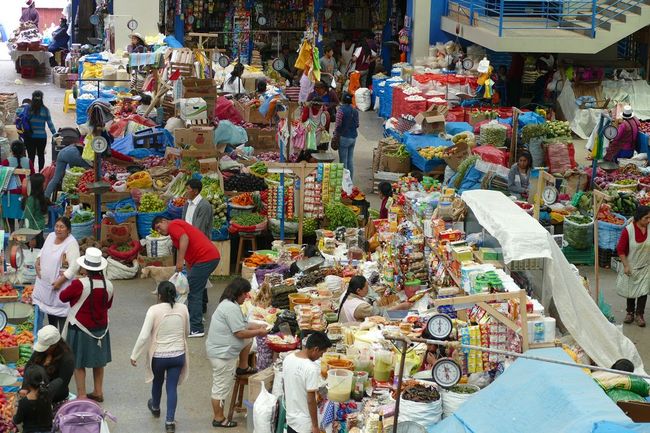 Market in Urubamba