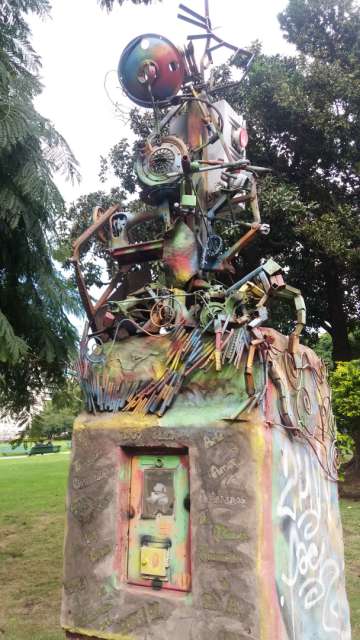 Buenos Aires - colorful statue in Recoleta
