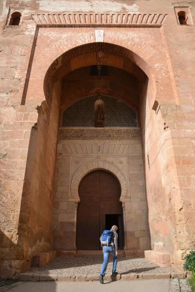 Eingangstor in die Stadtburg Alhambra