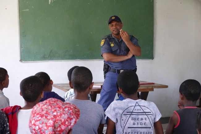 Visit of the police to the after-school care center
