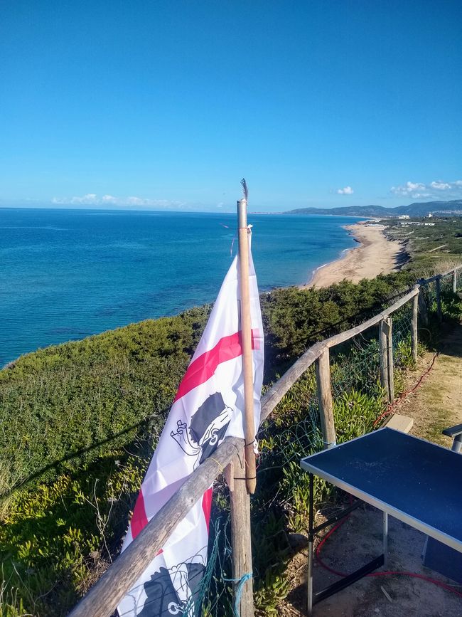 ... como ya se vivió en 1991 en Australia, allí el camping/pub se llamaba solo 'Daly Waters'....