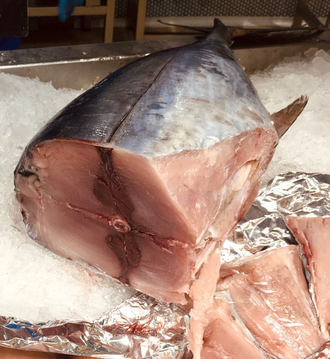 Bonito del Norte (Thunfisch aus dem Norden) und Cimarrón sind Qualitätsfische, dessen Exemplare einzelnen mit traditionellen Methoden und unter Schonung von Flora und Fauna von baskischen arrantzales oder Fischern gefangen werden.