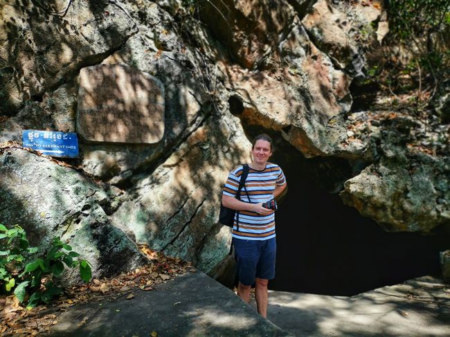 Eingang zur "Höhle des weißen Elefanten" 