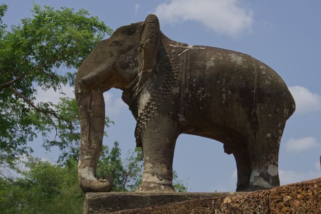 Elefantenstatue am Östlichen Mebon Tempel