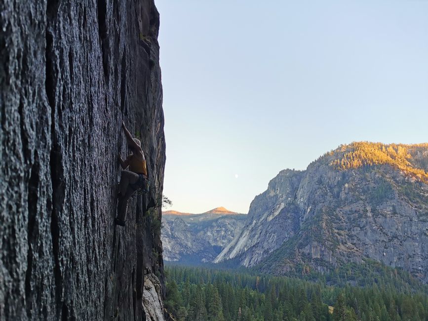 Barely recognizable: Upper Yosemite Fall without water