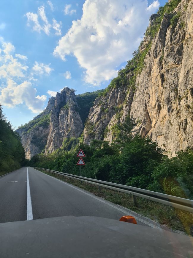 Auf dem Weg zum Montenegrienischen Grenzübergang