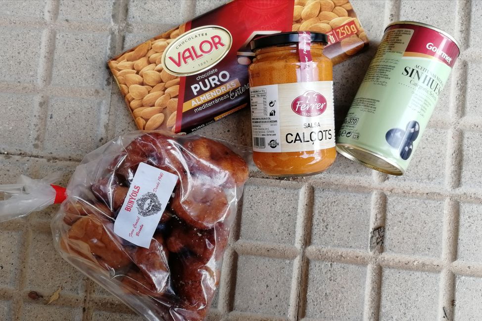 "Might be the last Spanisch/Catalan supermarket panic food haul" - quite sophisticated with my choices 😅