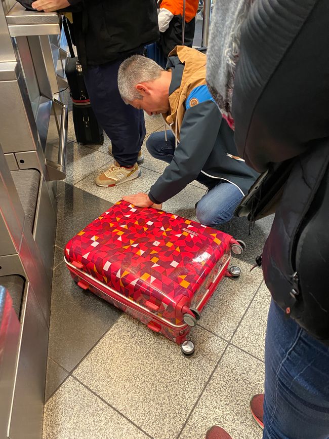 El viaje al aeropuerto y la primera emoción