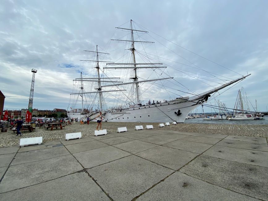 Gorch Fock I mit Janina im Stralsunder Hafen