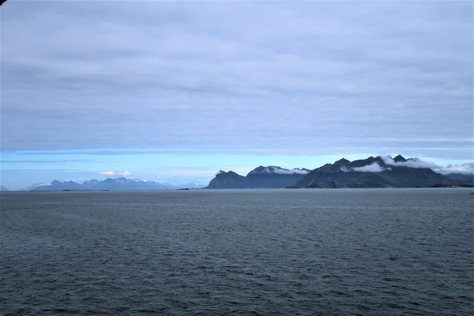 The view of the peaks of the Nordland coast is impressive.