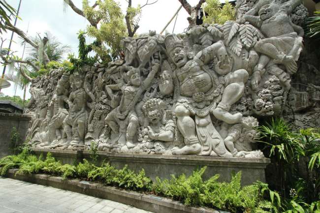 Das is echt schön auf Bali.. diese Statuen an jeder Ecke 
