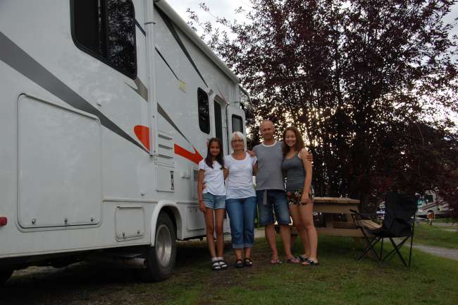 Farewell picture of 10 days motorhome, we still like each other...