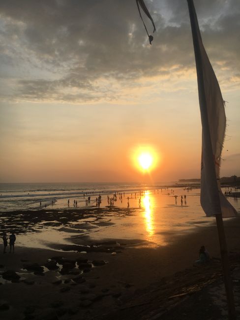 Medewi (West-Bali) - die längste linke Welle Balis