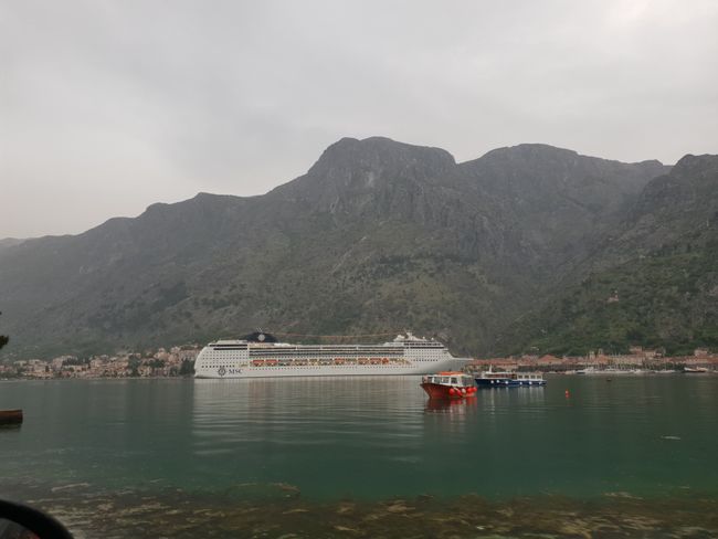 Tschüss Kroatien - Regenempfang in Montenegro