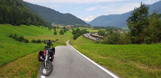 Cycle path next to the Brenner Motorway