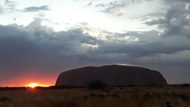 Sonnenaufgang am Uluru und Wanderung bei Kata Tjuta 26.10.18
