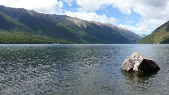 Lake Rotoiki, einer von zwei großen Seen im NP