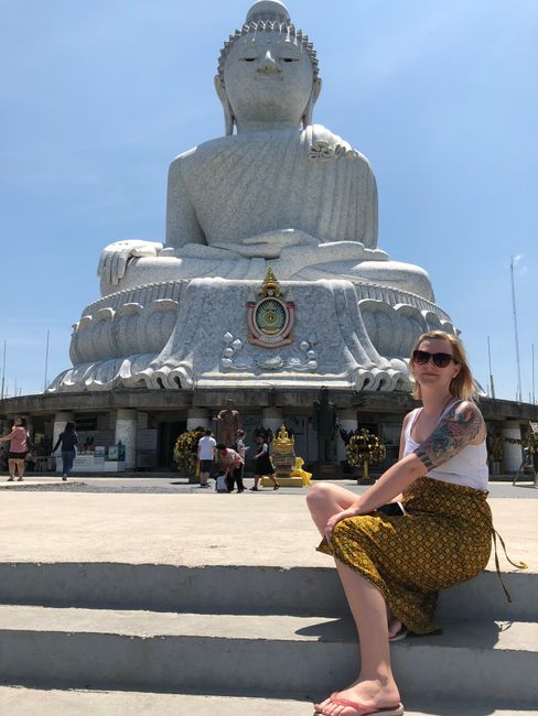 Christin in front of the 'Big Buddha' II